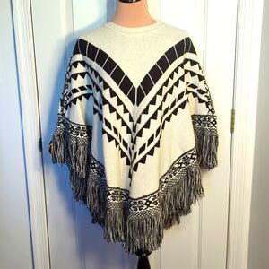 Kensie Poncho NWOT